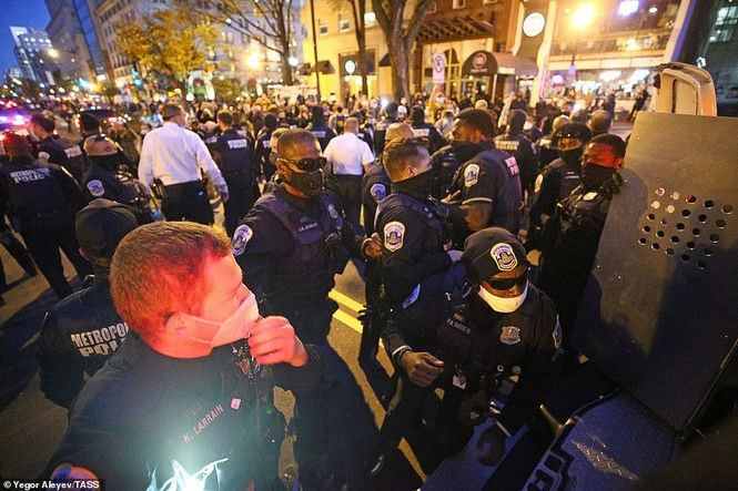 Mỹ sắp có cuộc bầu cử nhiều người bỏ phiếu nhất trong một thế kỉ - ảnh 13