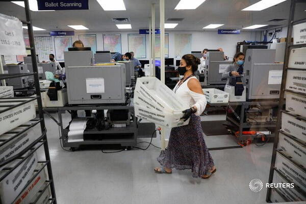 Mỹ sắp có cuộc bầu cử nhiều người bỏ phiếu nhất trong một thế kỉ - ảnh 4