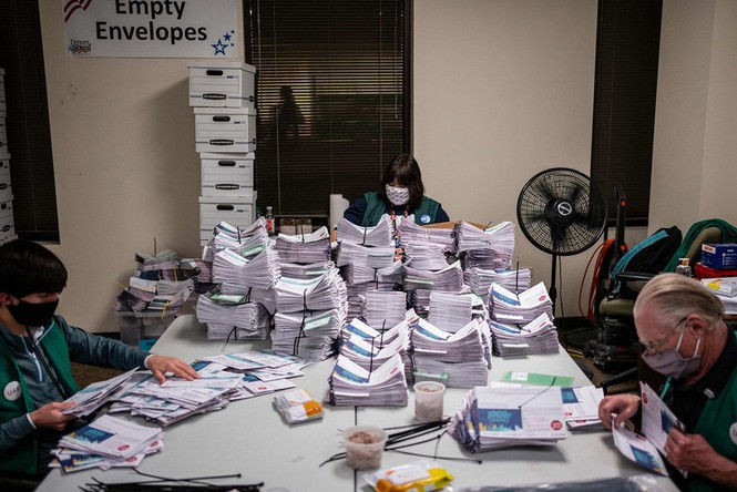 Mỹ sắp có cuộc bầu cử nhiều người bỏ phiếu nhất trong một thế kỉ - ảnh 14