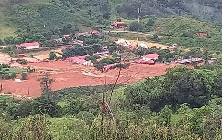 Hiện trường vụ sạt lở.