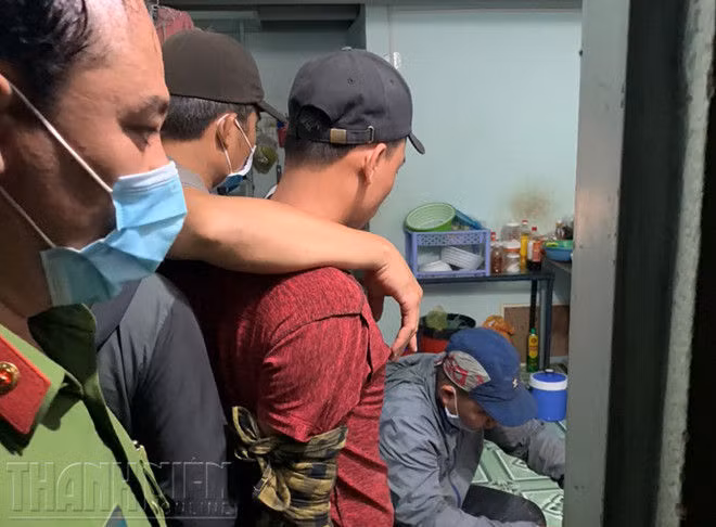 Nghi phạm cướp cửa hàng Bách Hóa Xanh bị bắt như thế nào? hình ảnh 2 nghi pham cuop cua hang bach hoa xanh bi bat nhu the nao? hinh anh 2