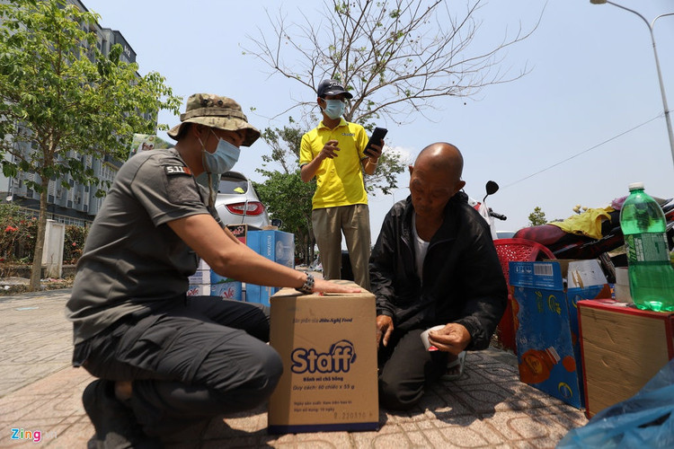 Canh dong duc nhu cho phien truoc cong khu cach ly o TP.HCM hinh anh 8 tiepte_zing15_1.JPG