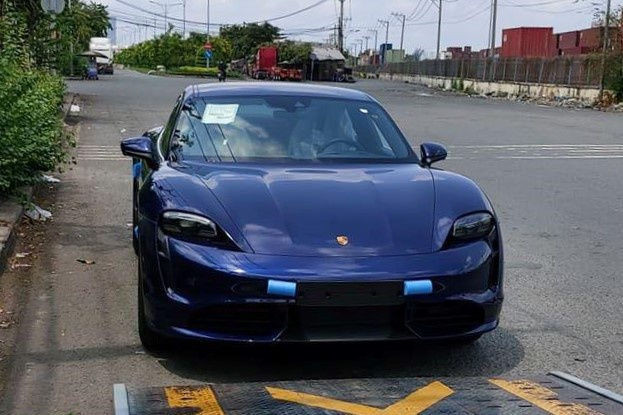 Porsche Taycan xuat hien tai TP.HCM hinh anh 1 Taycan_2.jpg