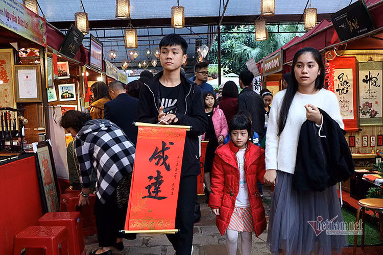 Hơn 50 thầy đồ hội tụ, Tết xưa được tái hiện ở Văn Miếu