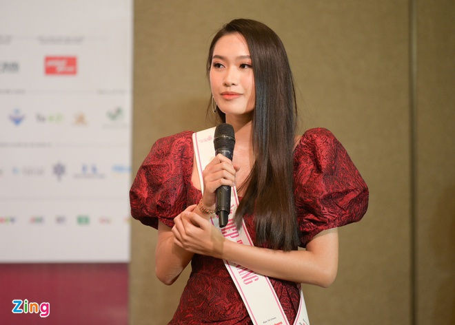 Hoa hau Do Thi Ha anh 2