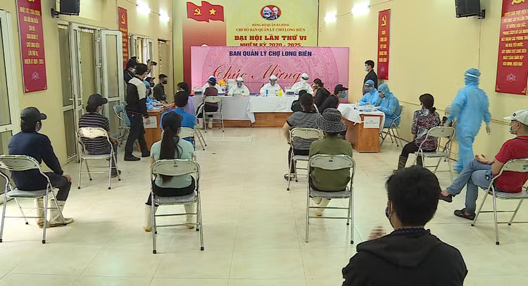 Hà Nội thực hiện triển khai xét nghiệm nhanh tại các chợ đầu mối ảnh 1