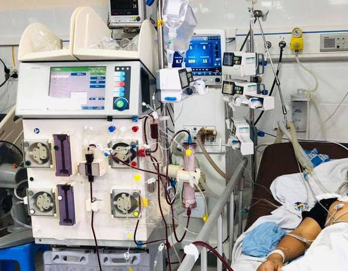 Người đàn ông làm việc ở trang trại lợn nhiễm vi khuẩn ăn thịt người - Ảnh 1.