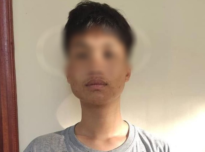 Khởi tố kẻ đập phá xe máy người bênh bà bầu do va chạm giao thông - Ảnh 2.