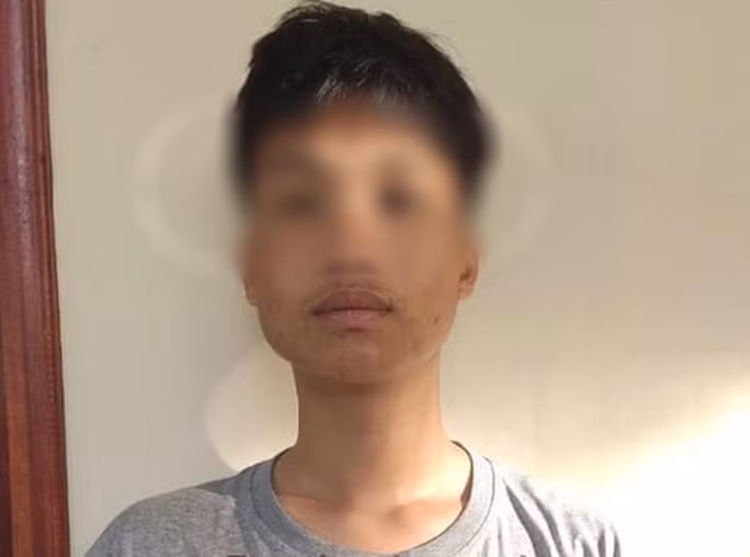 Khởi tố kẻ đập phá xe máy người bênh bà bầu do va chạm giao thông - Ảnh 2.