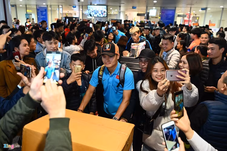 U23 Viet Nam duoc nguoi ham mo chao don sau that bai hinh anh 5 5_zing.jpg