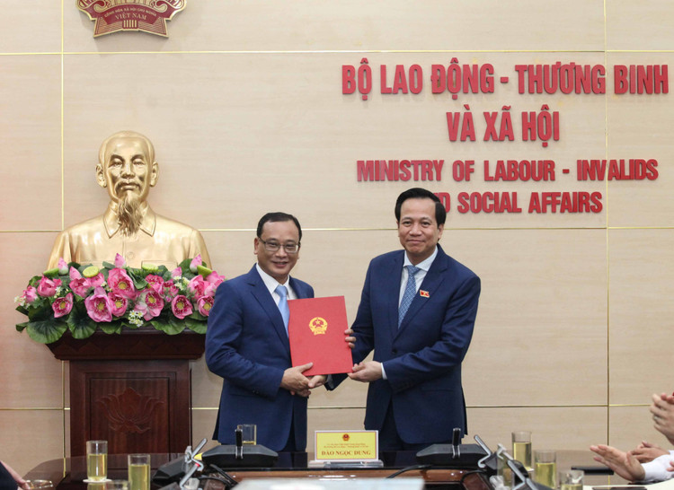 Bộ LĐ-TBXH: Công bố nhiều quyết định quan trọng về nhân sự - 2