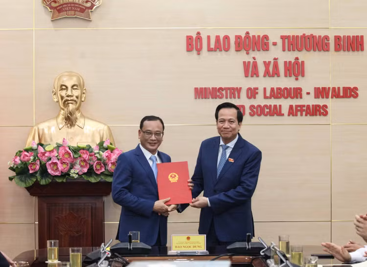 Bộ LĐ-TBXH: Công bố nhiều quyết định quan trọng về nhân sự - 2