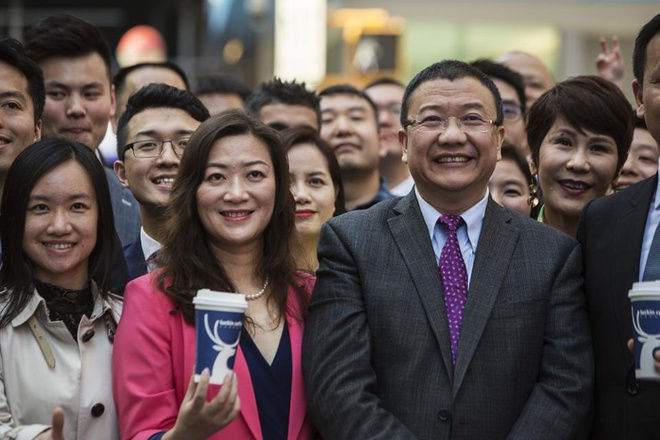 Nguoi sang lap ‘Starbucks Trung Quoc’ mat 1 ty USD vi be boi gian lan hinh anh 1 960x0.jpg