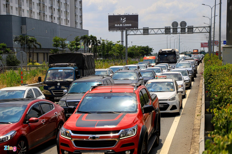 Cua ngo cao toc TP.HCM - Long Thanh - Dau Giay ket xe keo dai hang km hinh anh 5 untac_zing2_1.JPG