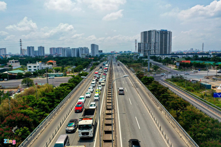 Cua ngo cao toc TP.HCM - Long Thanh - Dau Giay ket xe keo dai hang km hinh anh 4 untac_zing10.JPG