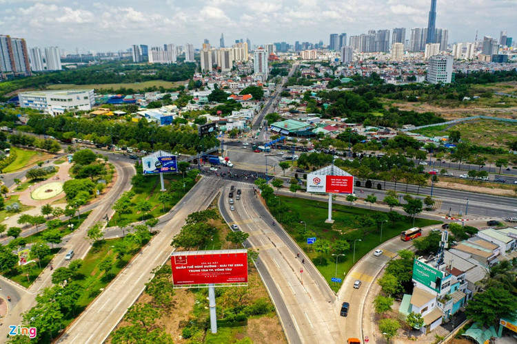 Cua ngo cao toc TP.HCM - Long Thanh - Dau Giay ket xe keo dai hang km hinh anh 8 untac_zing14.JPG