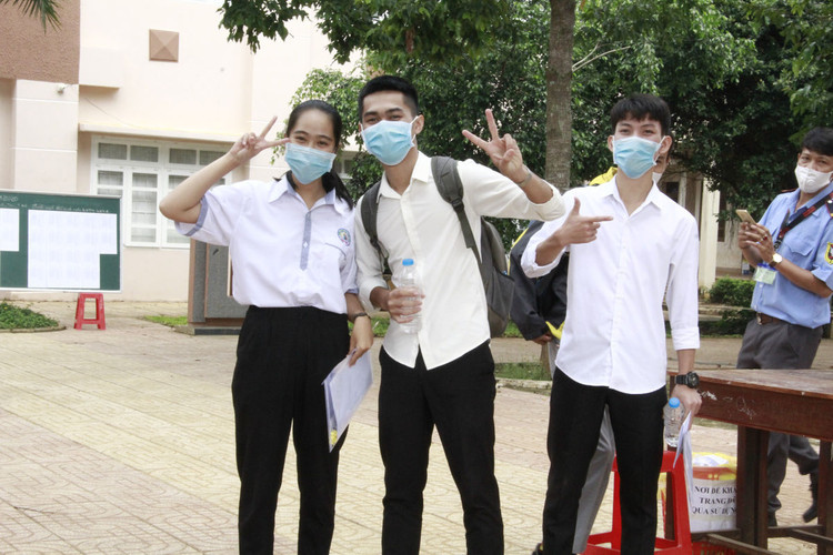 Bày tỏ về trân trọng cuộc sống, thí sinh khen đề Văn hay - 13