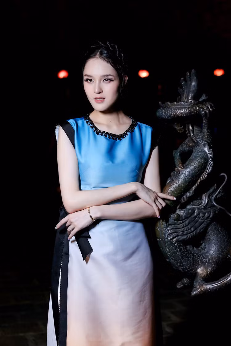 nguoi mau trinh dien 1000 bo ao dai anh 4