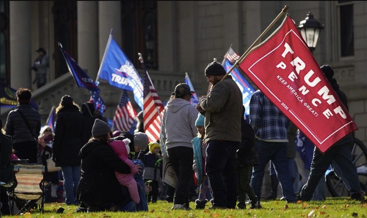 Hàng chục nghìn người tuần hành ở Washington ủng hộ ông Trump