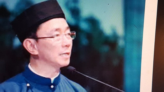 Nhân Huế mình đang mặc quốc phục - ảnh 2