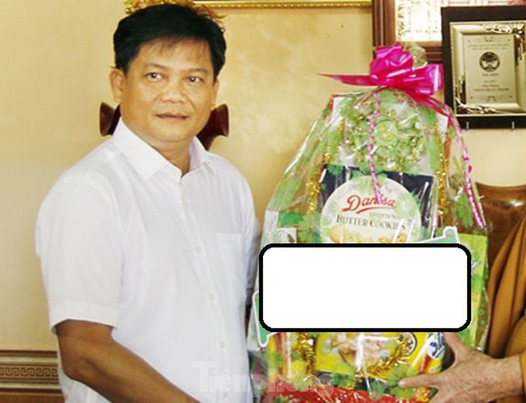 Sử dụng bằng ĐH giả để ứng cử, Phó Bí thư Thường trực huyện bị cách chức - ảnh 1