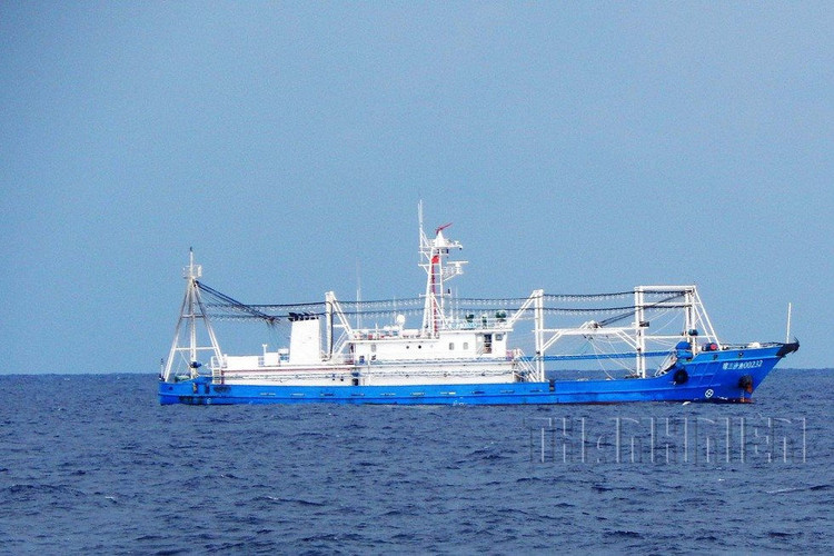Tàu cá dân binh Quỳnh Tam Sa Ngư 00232 xâm phạm thềm lục địa Việt Nam, 10.2019. Ảnh: Mai Thanh Hải