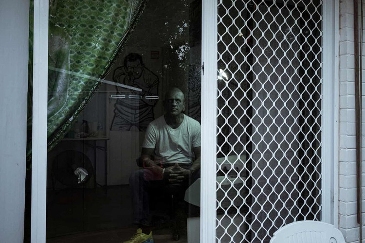 nguoi dan ong nhieu hinh xam nhat the gioi anh 3