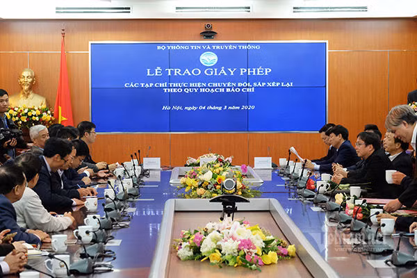 Trao giấy phép 18 tạp chí theo quy hoạch báo chí