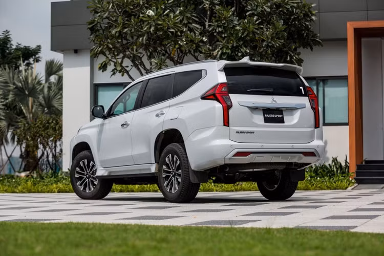 Mitsubishi chốt giá Pajero Sport mới, cao nhất 1,345 tỷ đồng