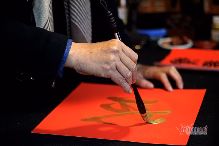 Hơn 50 thầy đồ hội tụ, Tết xưa được tái hiện ở Văn Miếu