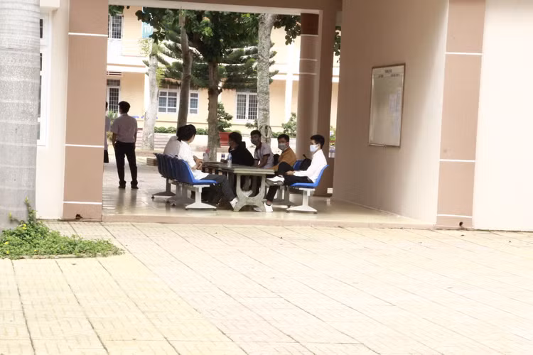 Bày tỏ về trân trọng cuộc sống, thí sinh khen đề Văn hay - 12