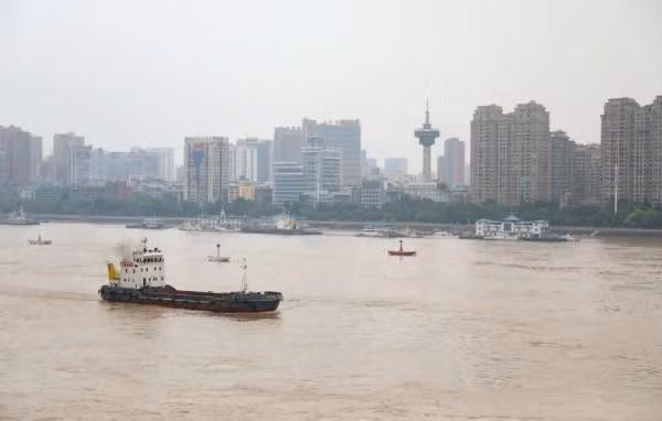 Lạnh nhìn đập Tam Hiệp: Trái bom nổ chậm - ảnh 1