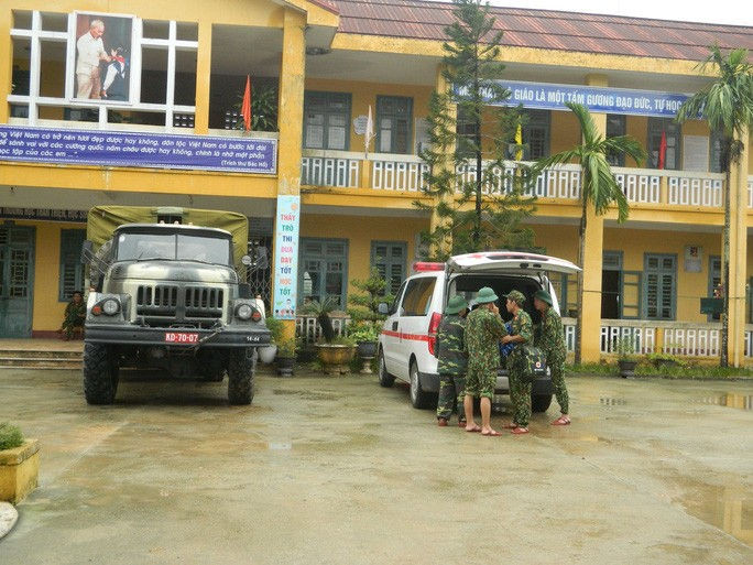 NÓNG: Các lực lượng cứu hộ lên đường vào thủy điện Rào Trăng 3 cứu người - Ảnh 6.