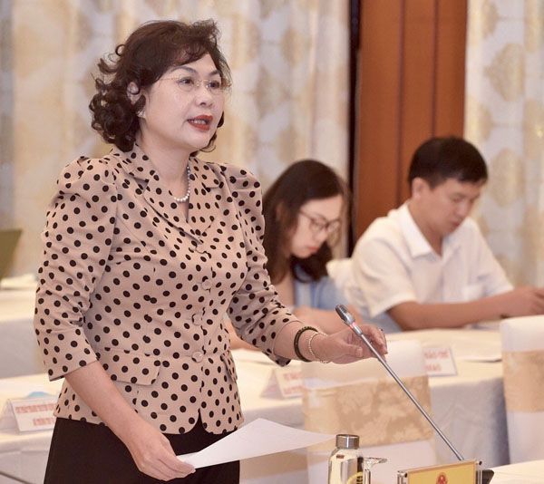 Phó Thống đốc NHNN Nguyễn Thị Hồng trả lời các nhà báo. Ảnh: VGP/Đoàn Bắc