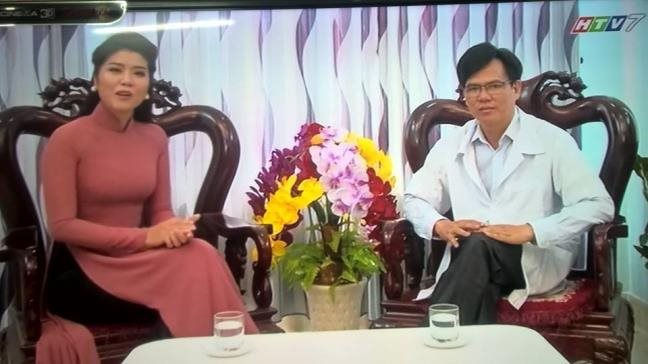 Lương y Phạm Ngọc Khánh thường xuyên chia sẻ cách phòng bệnh trên truyền hình.