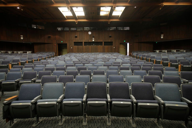 'Giac mo My' cua du hoc sinh sup do: Het tien, khong cho o, di xin an hinh anh 1 Jeff_Chiu.jpg