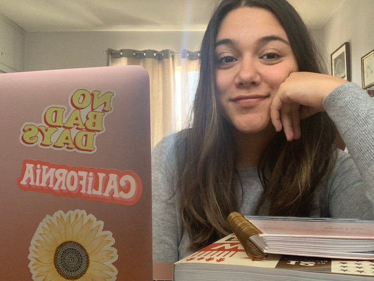 'Giac mo My' cua du hoc sinh sup do: Het tien, khong cho o, di xin an hinh anh 4 00VIRUS_FOREIGNSTUDENTS4_jumbo.jpg