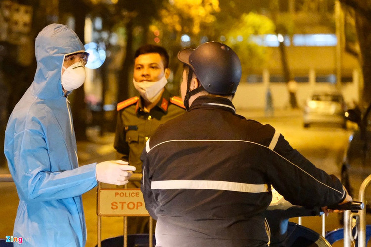 Bac quan diem 'virus lan truyen tu nhien de tao mien dich cong dong' hinh anh 1 z1770854090723_1d1bbb55913725e382f45db7392141bd_zing.jpg