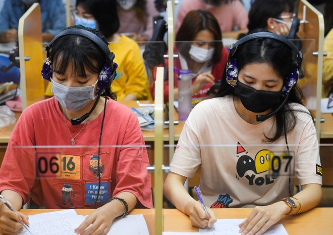 De xuat mien, giam hoc phi cho sinh vien vi dich Covid-19 hinh anh 1 tructuyen2.jpg