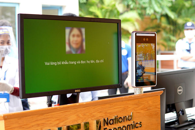 Việc đọc họ tên và địa chỉ giúp giảm thời gian khai báo.&nbsp;