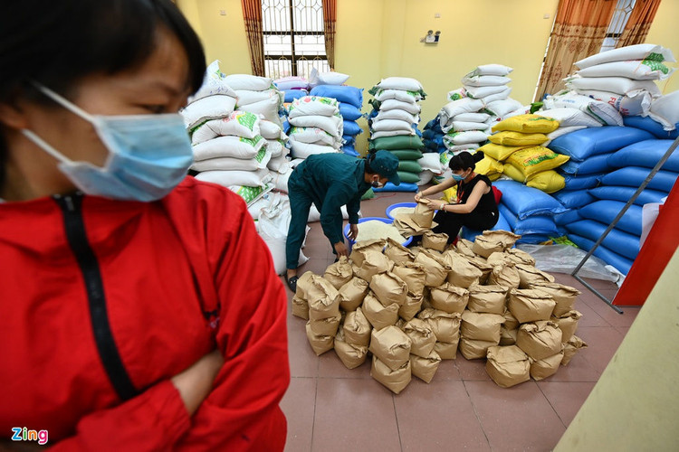 Xep hang hon nua km cho lay gao ATM hinh anh 10 xephangatmgao10_zing.jpg