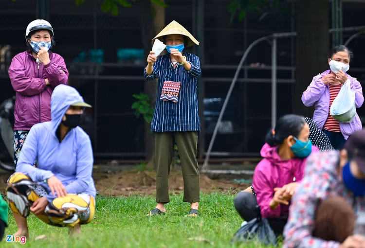 Xep hang hon nua km cho lay gao ATM hinh anh 5 xephangatmgao5_zing.jpg