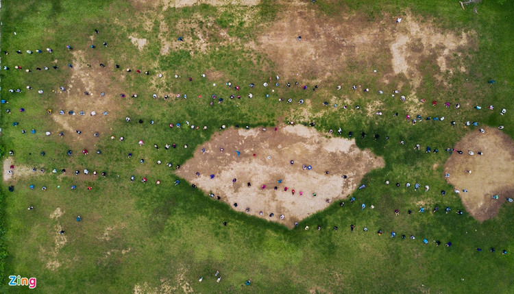 Xep hang hon nua km cho lay gao ATM hinh anh 3 xephangatmgao3_zing.jpg