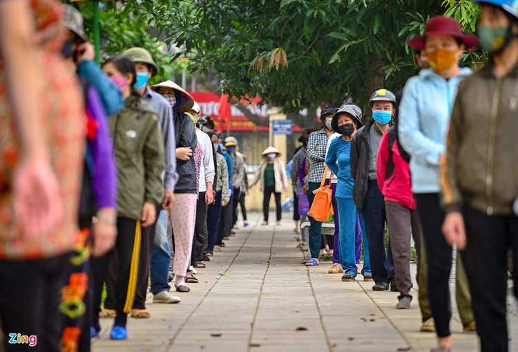 Xep hang hon nua km cho lay gao ATM hinh anh 2 xephangatmgao2_zing.jpg