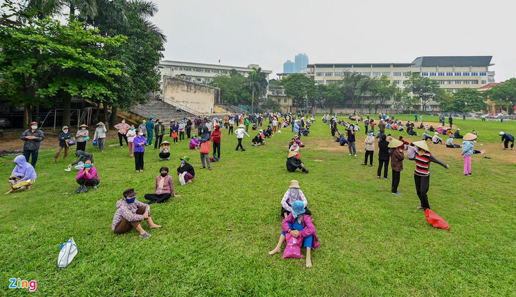 Xep hang hon nua km cho lay gao ATM hinh anh 4 xephangatmgao4_zing.jpg