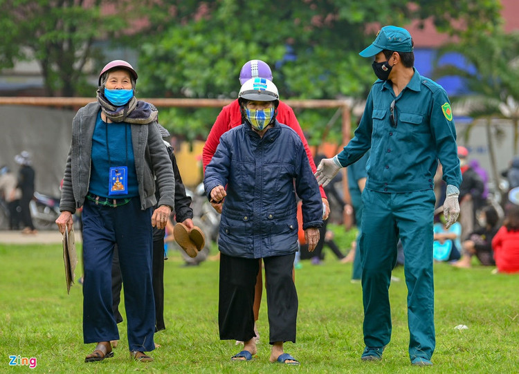 Xep hang hon nua km cho lay gao ATM hinh anh 6 xephangatmgao6_zing.jpg