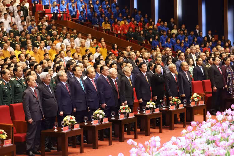 Tong bi thu: '79 mua Xuan cua Nguoi la bieu tuong cao dep nhat' hinh anh 3 Chaoco.jpg