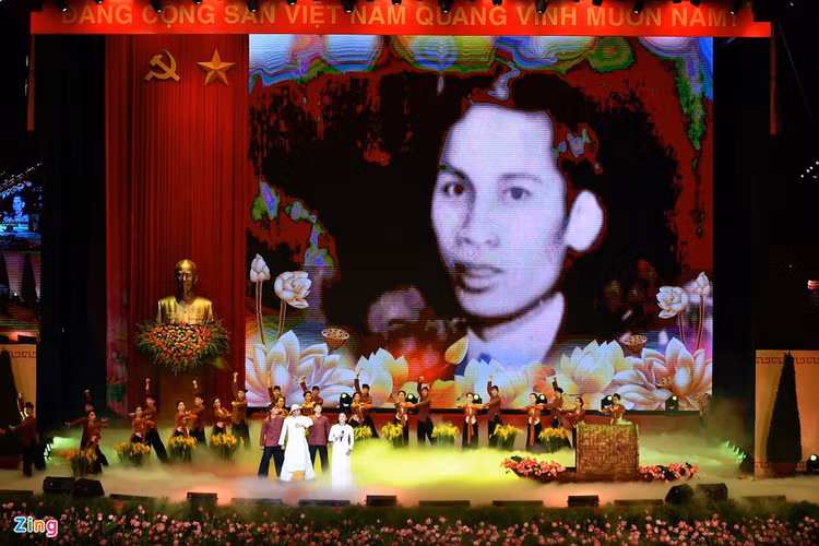 Tong bi thu: '79 mua Xuan cua Nguoi la bieu tuong cao dep nhat' hinh anh 5 1_zing.jpg