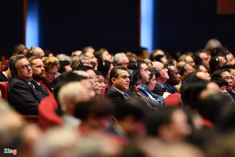 Tong bi thu: '79 mua Xuan cua Nguoi la bieu tuong cao dep nhat' hinh anh 4 khach_zing.jpg