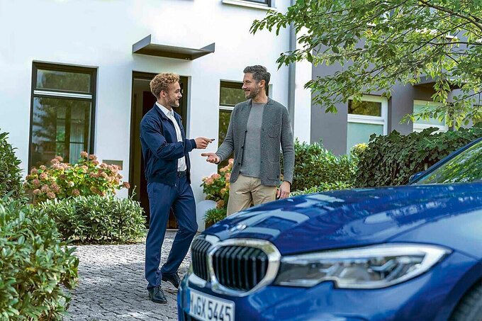 Thuận tiện giao nhận xe tại nhà. Ảnh: BMW